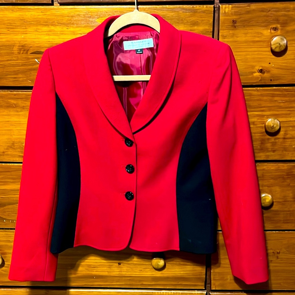 Tahari petite